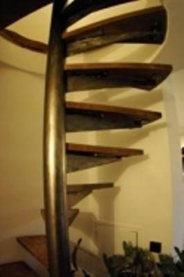 Fabrication et pose d'un escalier en fer et bois à Martigues