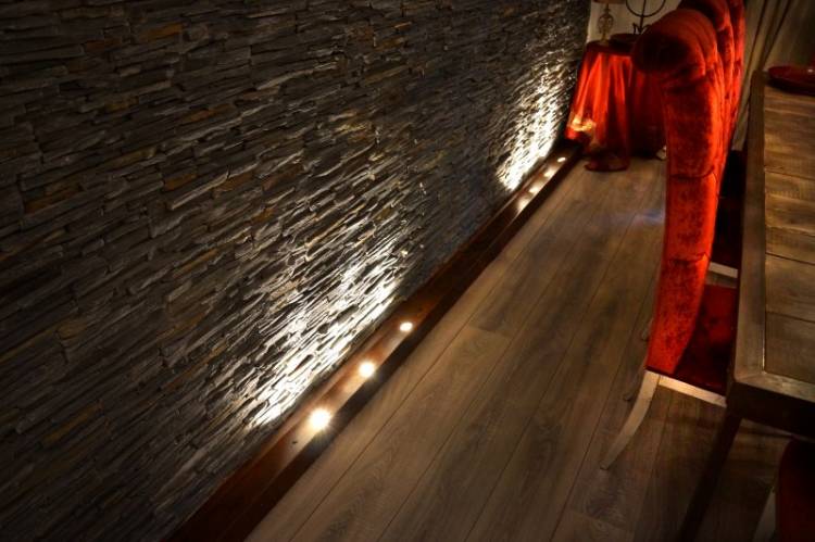 Création d'une barre de sol lumineuse en fer rouillé à Toulon