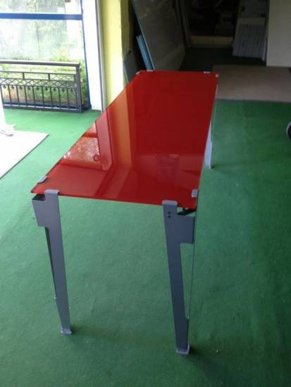 Fourniture de plan de travail en verre laqué coloré à Martigues