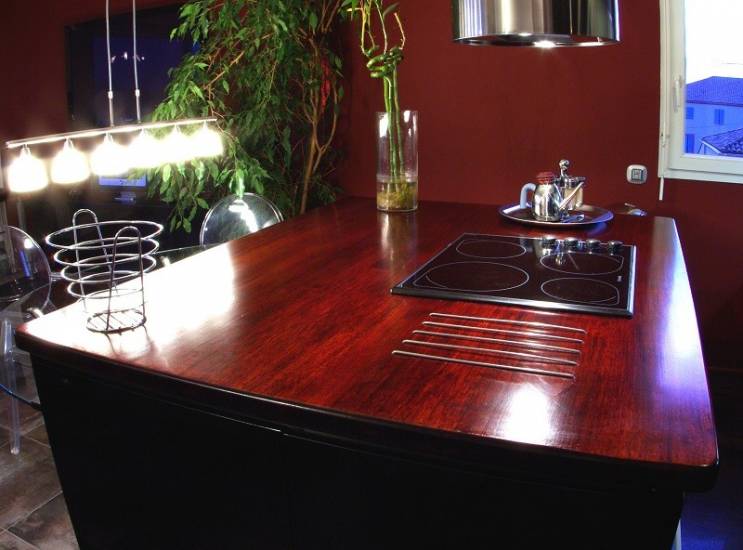 Création de plan de travail en bois fraké à Aix en Provence