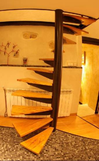 Création d'un escalier en métal et bois à Martigues